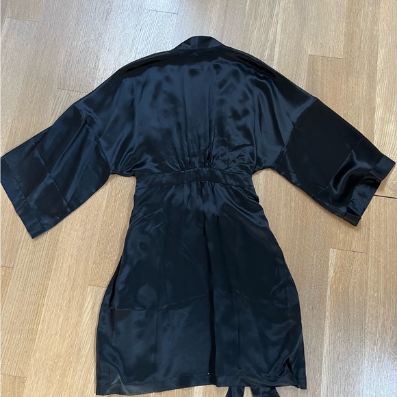 Gorgeous Lingerie Robe and Thong Set - Picture 4 of 13